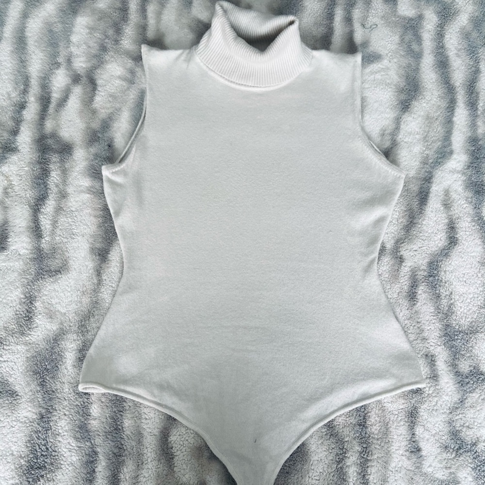 White high new body suit